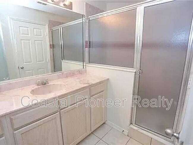 Building Photo - 5035 Sunridge Palms Dr