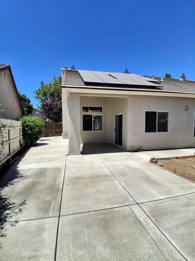 Building Photo - 10374 N Sierra Vista Ave