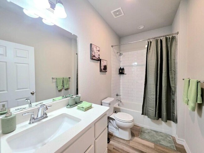 Building Photo - 1709 Adobe Walls Way