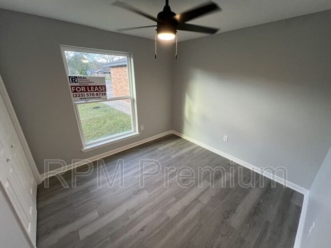 Building Photo - 8803 Orleans Dr