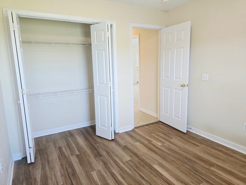 Building Photo - 111 Quarterhorse Dr