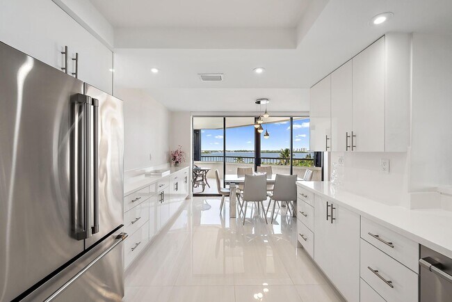 Building Photo - 5070 N Ocean Dr