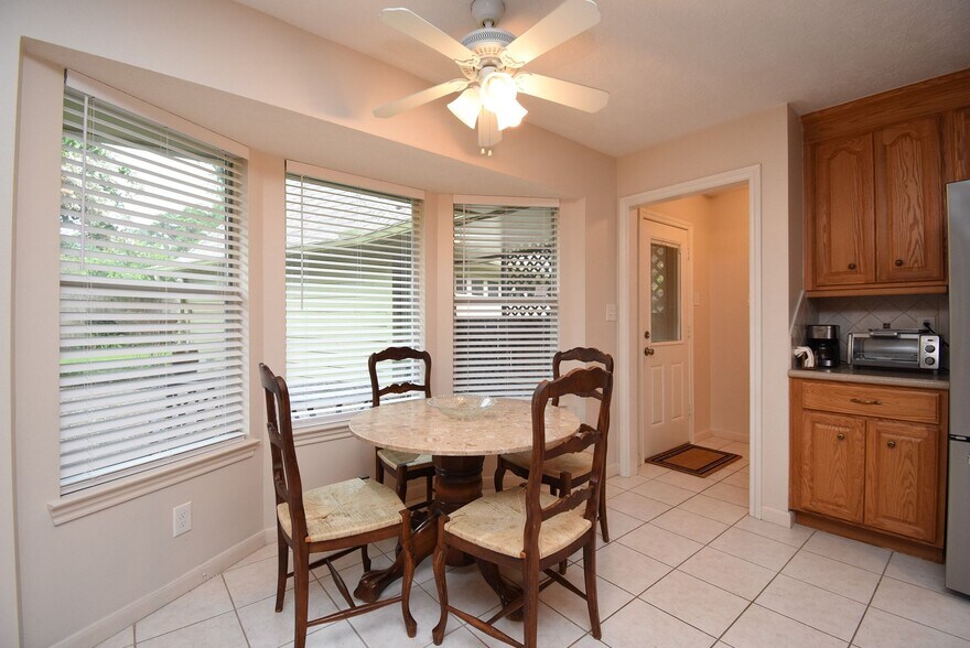 Building Photo - 7907 Aleta Dr