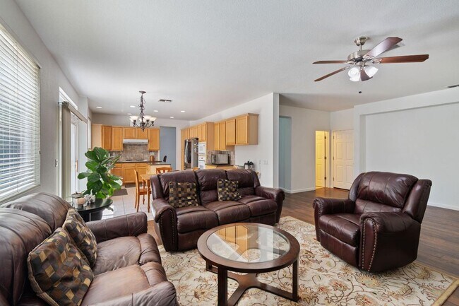 Building Photo - Beautiful Four Bedroom in Folsom