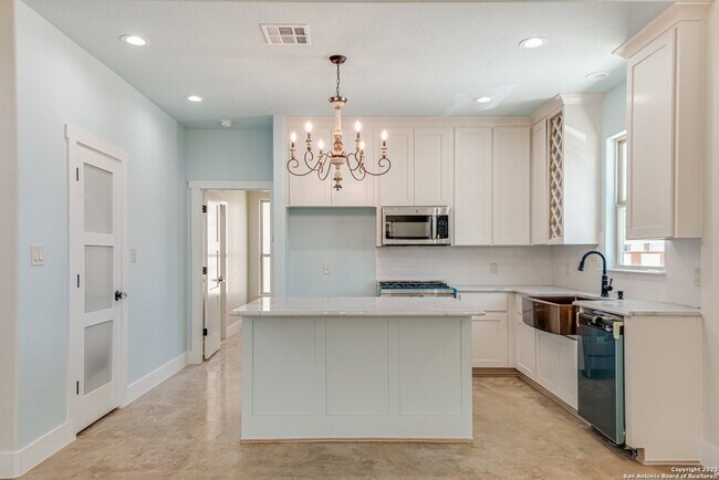 Building Photo - 1702 Gruene Vineyard Crossing