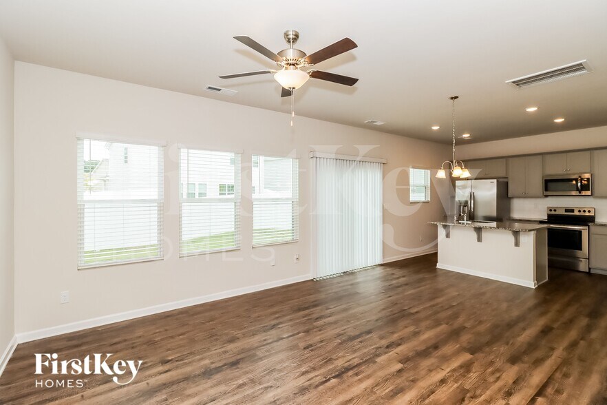 Building Photo - 5440 Cobblestone Glen Dr