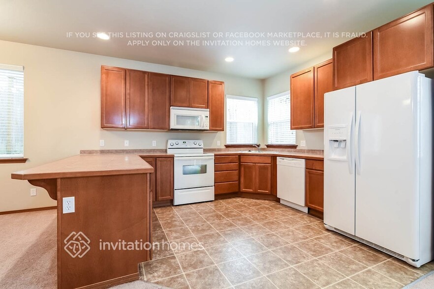 Building Photo - 2412 193rd St SW