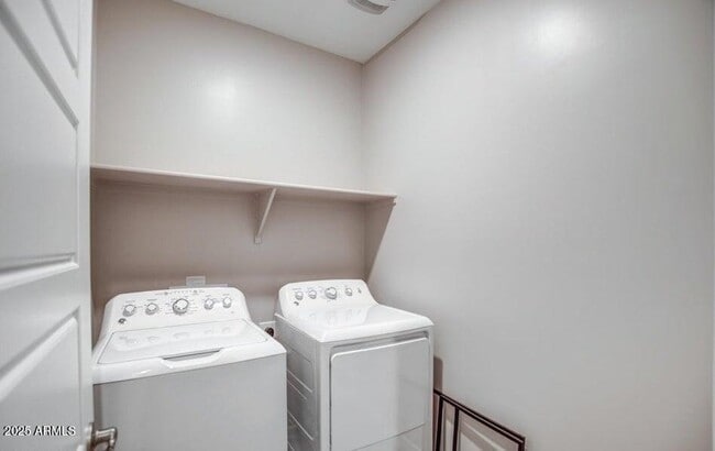 Building Photo - 2241 W Griswold Rd