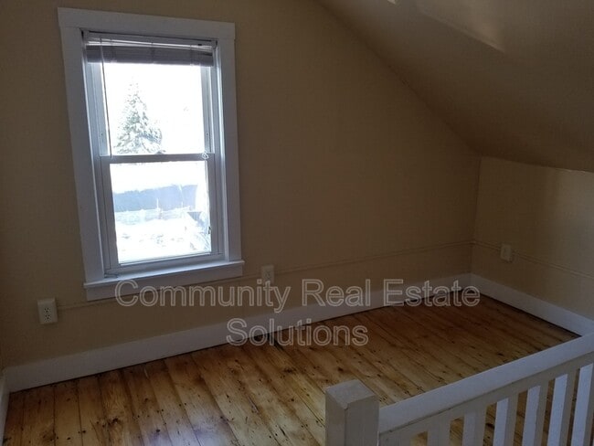 Building Photo - 11 Cottage St