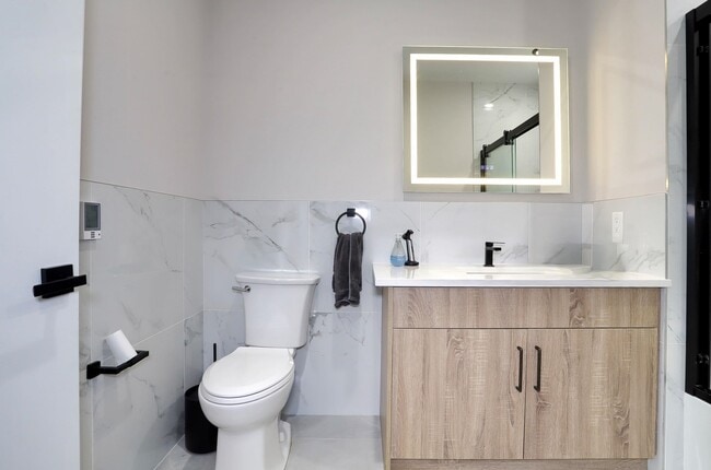 Building Photo - 212 70th St