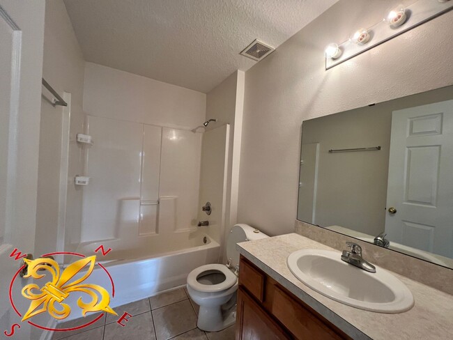 Building Photo - $1395 - Willow Ridge Condo