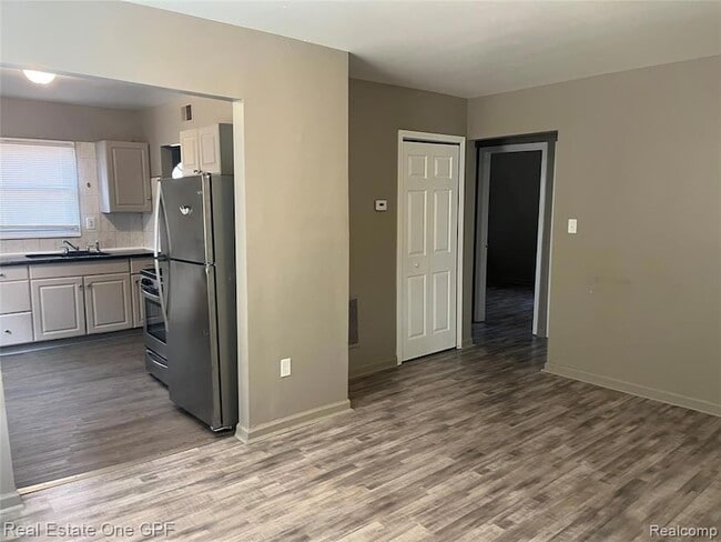 Building Photo - 21431 La Salle Blvd