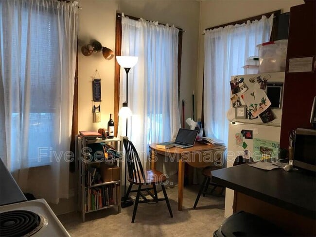 Building Photo - 4 Loomis St