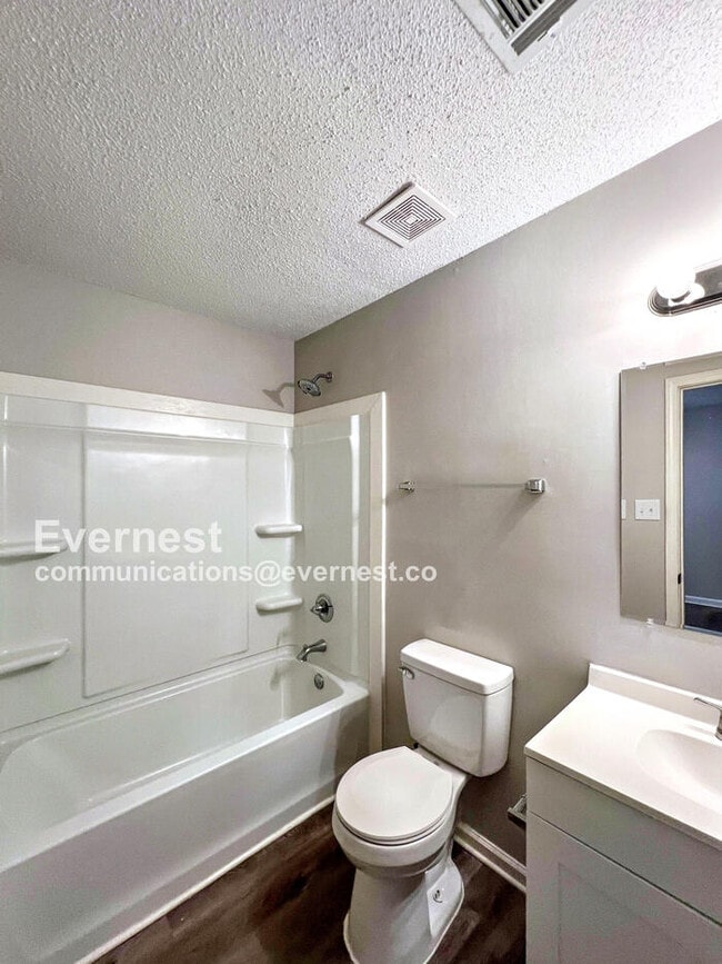 Building Photo - 494 Shady Grove Dr