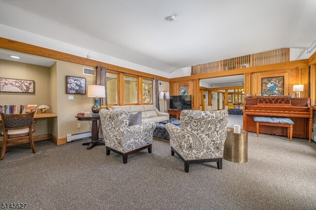 Building Photo - 36 Rocktown Hill Rd