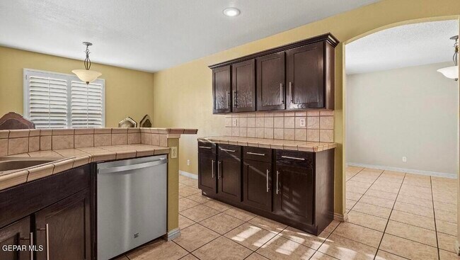 Building Photo - 409 Emerald Bluff Dr