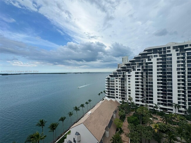 Building Photo - 540 Brickell Key Dr