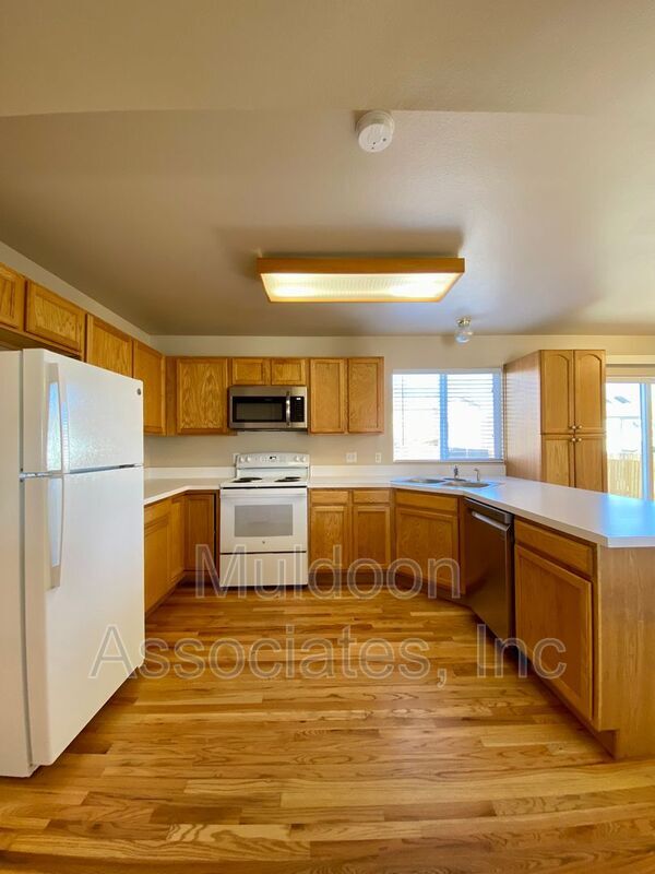 Building Photo - 1048 Scarlet Oak Dr