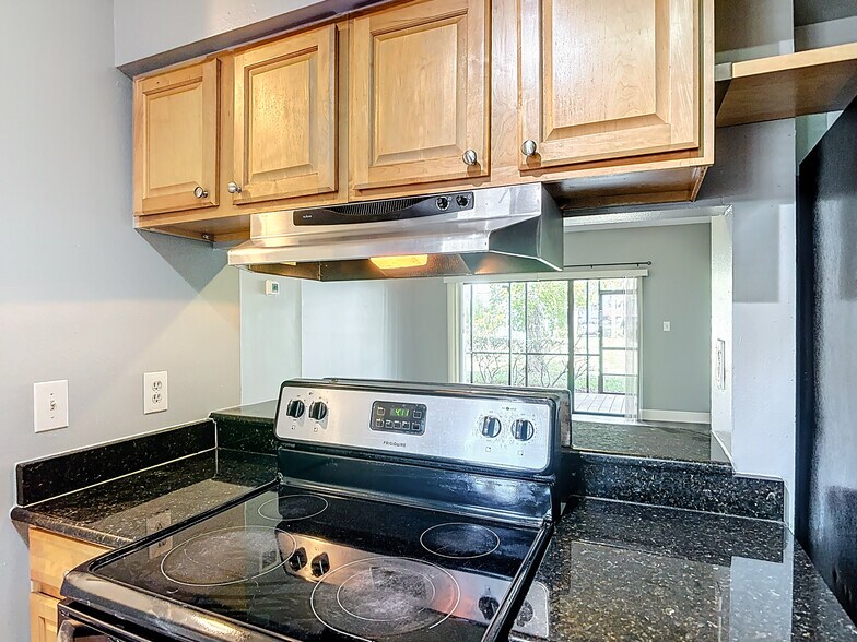 Building Photo - 4711 Capri Plz