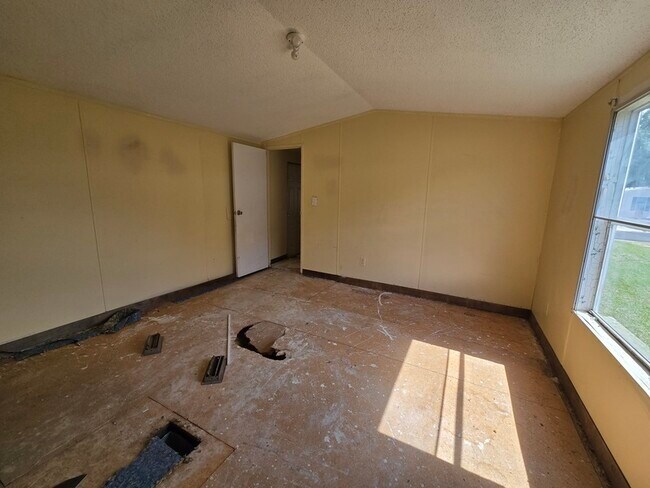 Building Photo - 2115 Cattail Cir