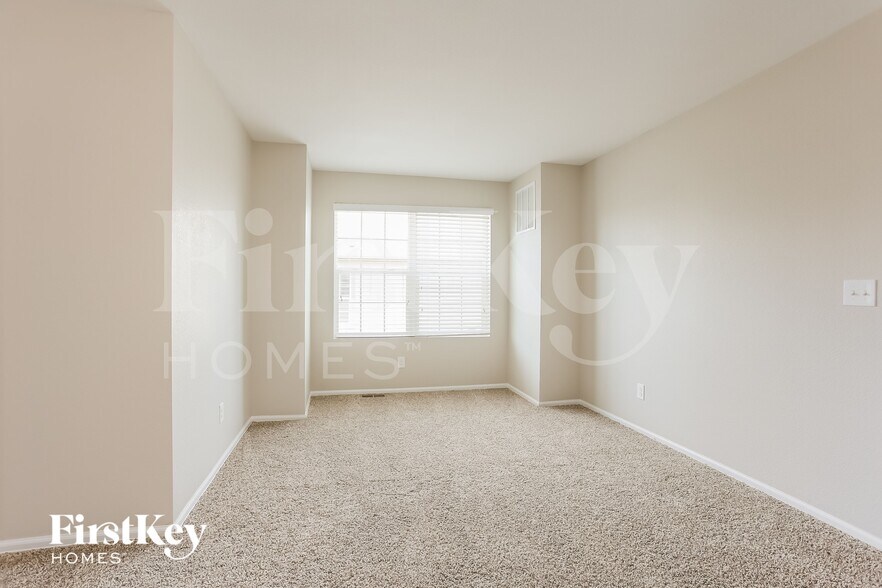 Building Photo - 6463 N Ensenada Ct