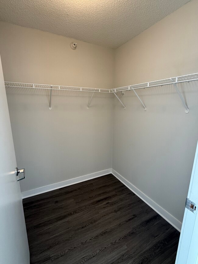 Building Photo - 509 N Dearborn-2001