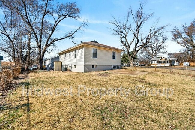 Building Photo - 8280 Frost Ave