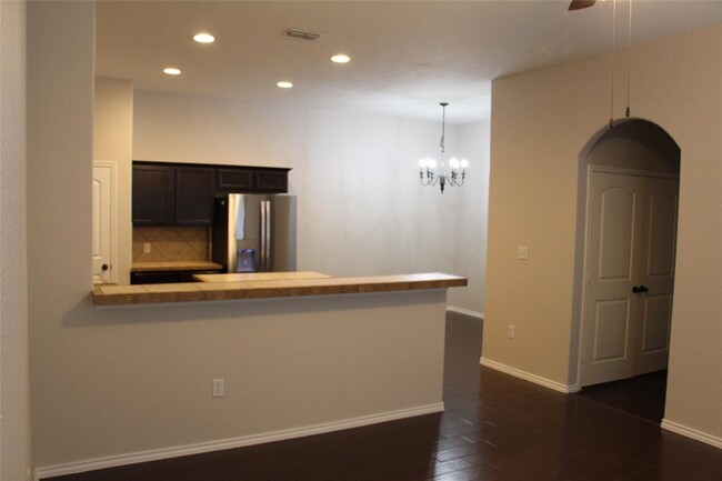 Building Photo - 578 Creekside Cir