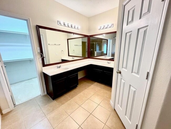 Building Photo - 14110 Pawnee Bend Dr