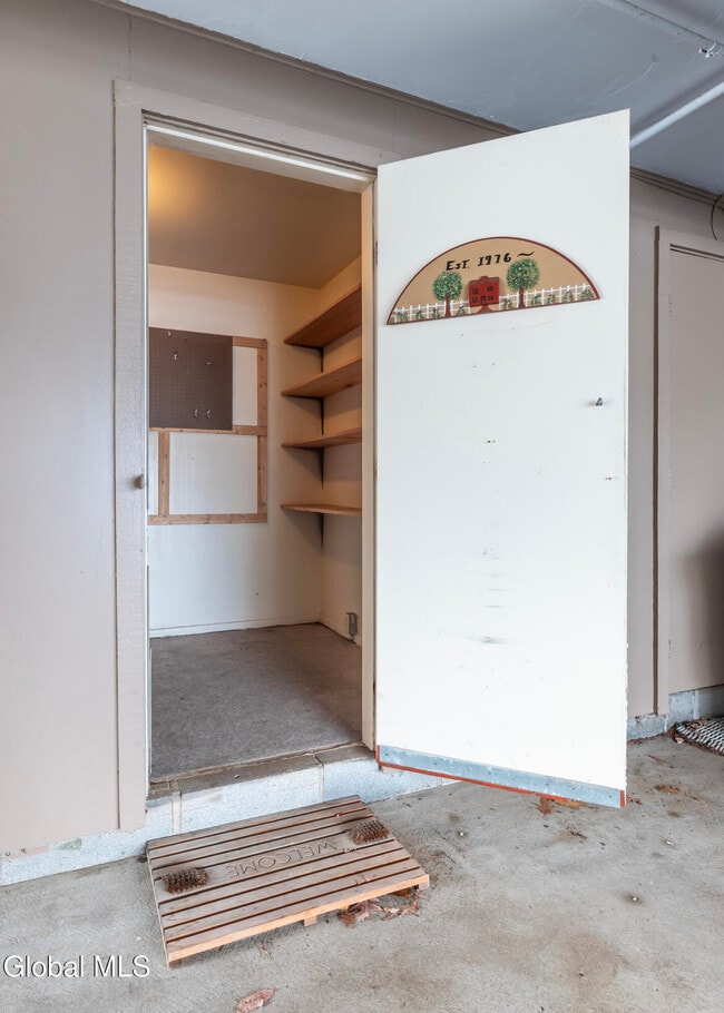 Building Photo - 43 Commons Dr