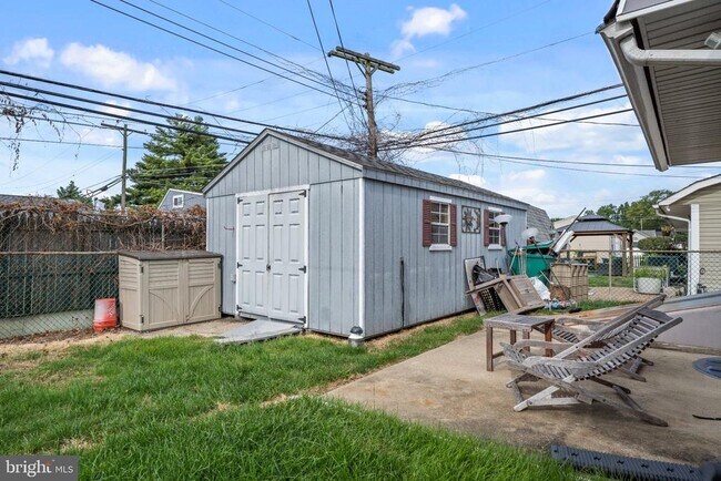 Building Photo - 47 Glenwood Ln