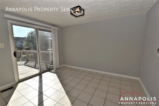 Building Photo - 2455 Warm Spring Way
