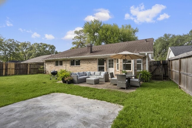 Building Photo - 335 Haymarket Ln