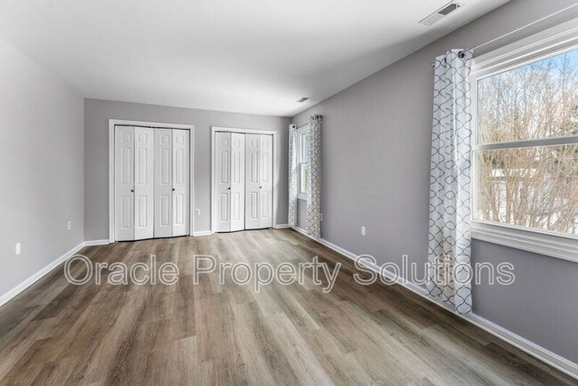 Building Photo - 8009 Frontier Dr