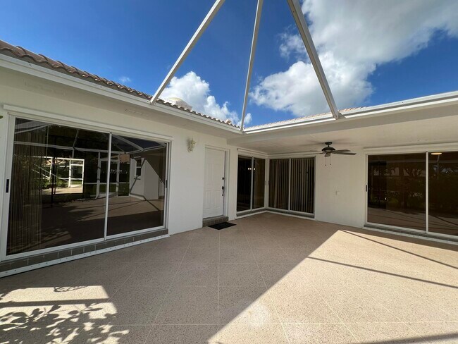 Building Photo - 6002 Red Oak Ct