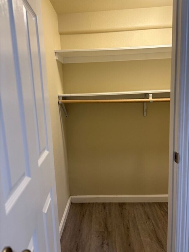 Building Photo - 189 College Way