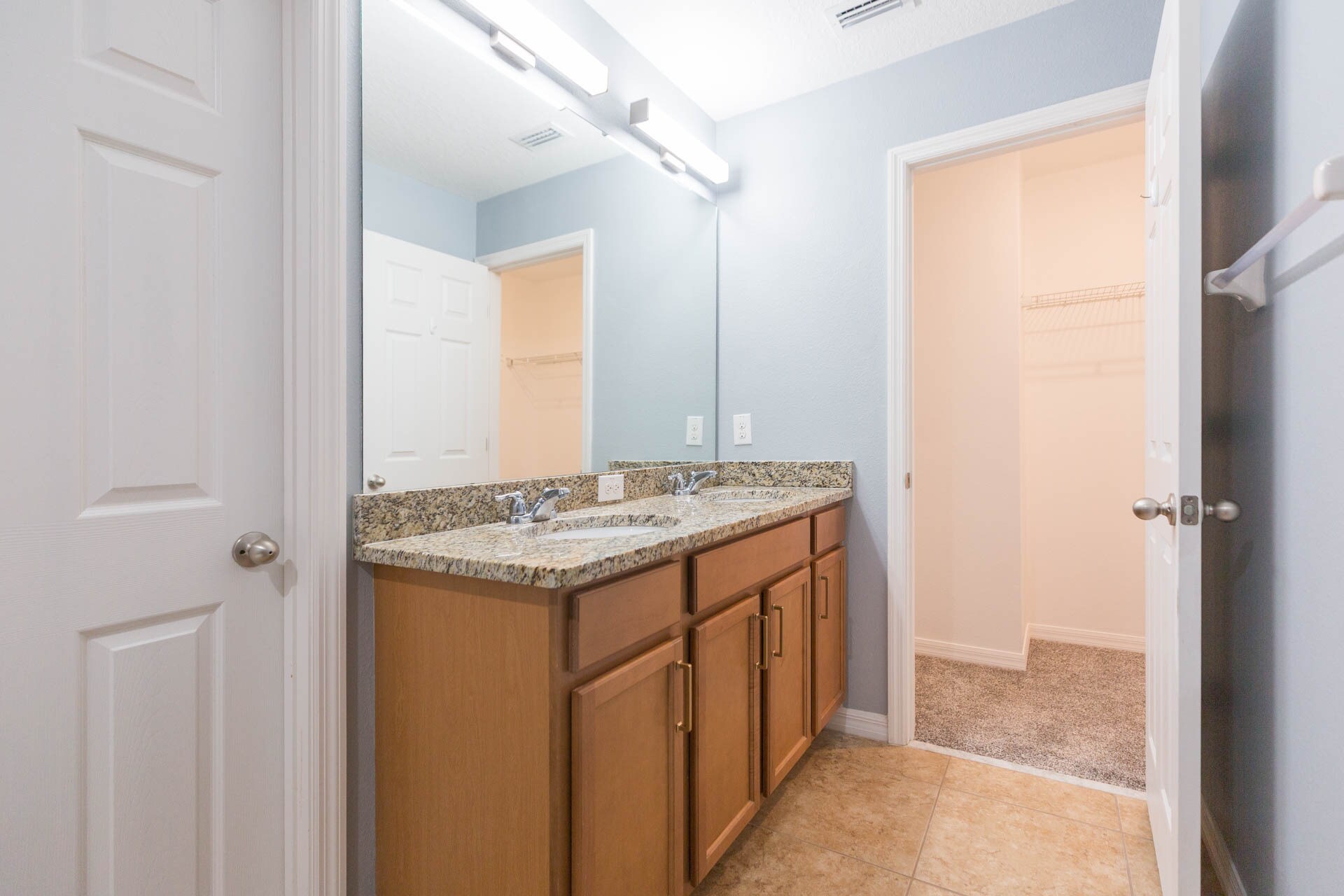 Building Photo - 15939 Fishhawk View Dr