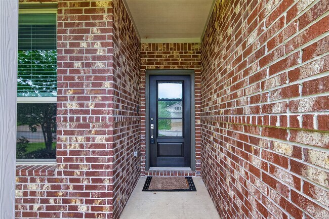 Building Photo - 16108 Dockside St