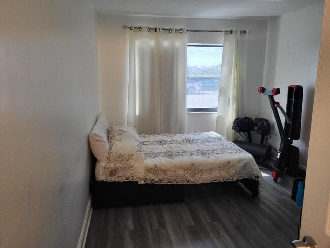 Building Photo - 550 Bayshore Dr