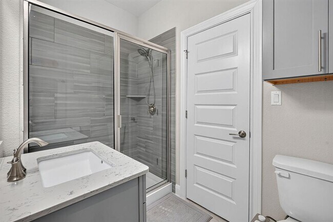 Building Photo - 15820 Celosia St