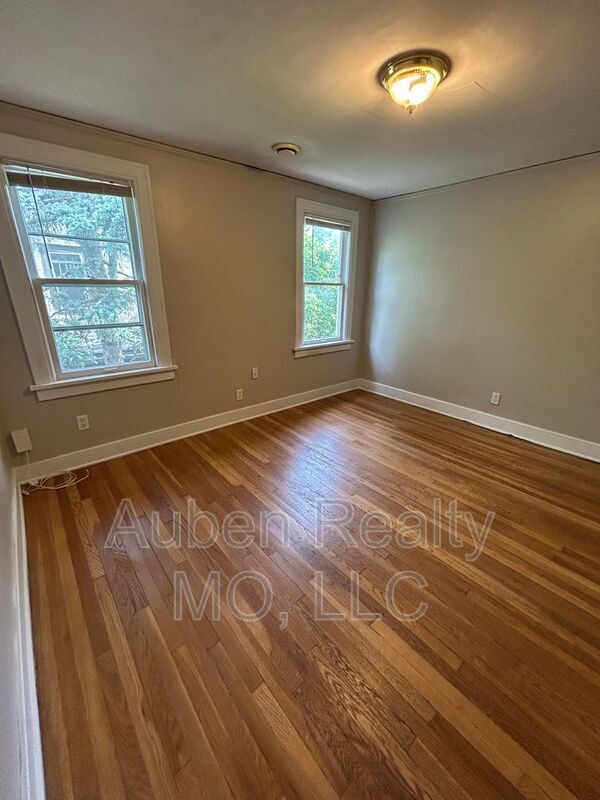 Building Photo - 5432 Harrison St