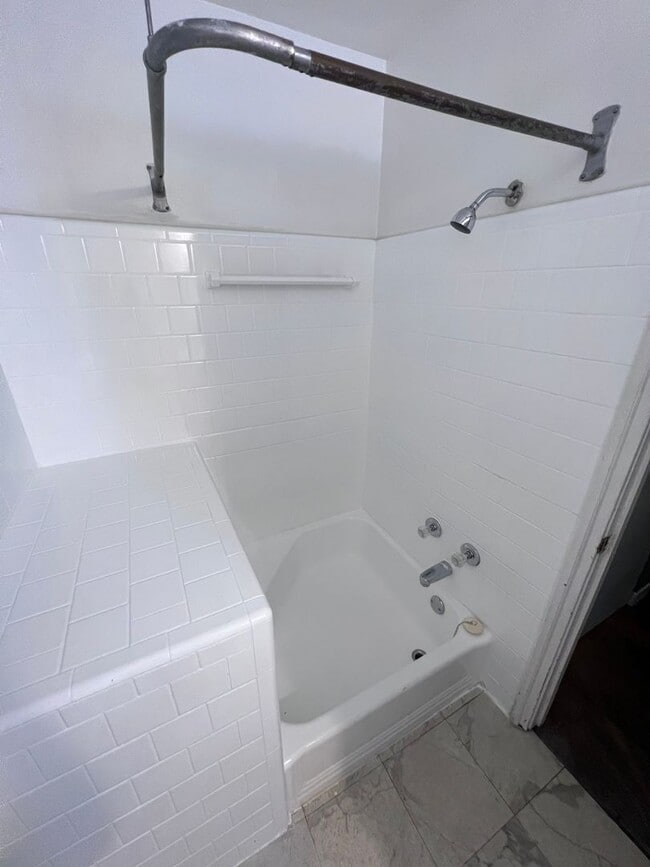 Building Photo - Charming 2 Bed, 2 Bath Home on North Dean