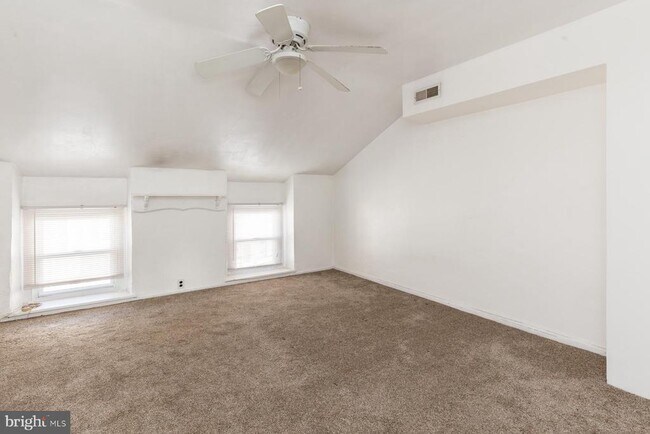 Building Photo - 161 Cotton St