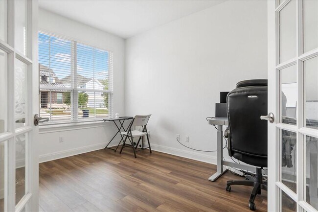 Building Photo - 240 Inlet Ln