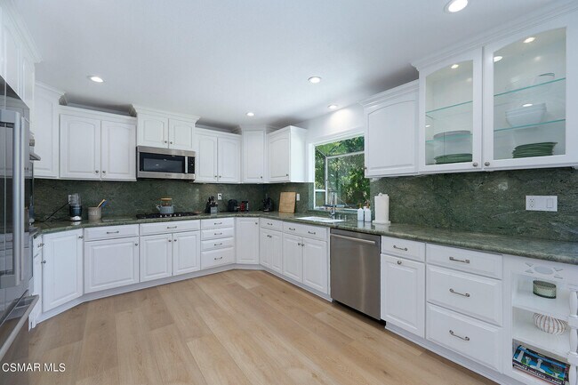Building Photo - 5557 Adelina Ct