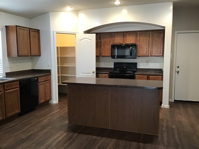 Building Photo - 10338 W Wood St