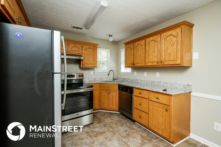 Building Photo - 115 Hunters Trce