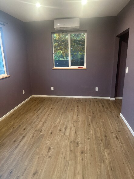 Building Photo - 1110 N Main Ave