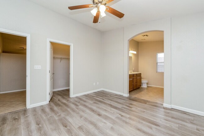 Building Photo - 325 Colorful Rain Ave