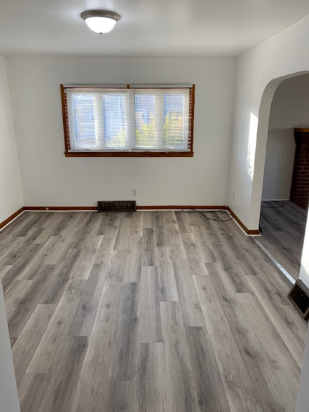 Building Photo - 282 W 42nd St